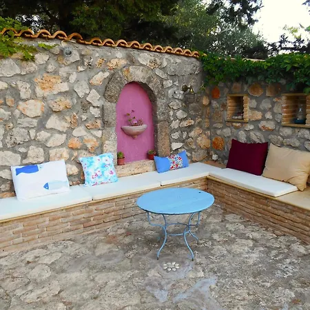 Polytropon Ground Floor アパート Kástron