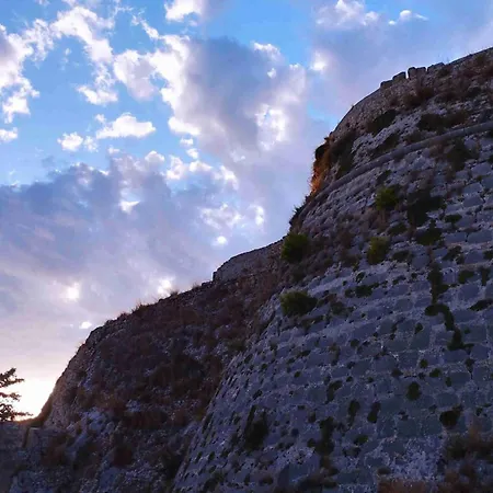 Polytropon Ground Floor * Kástron