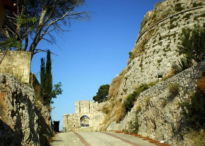 Apartment Polytropon Ground Floor *