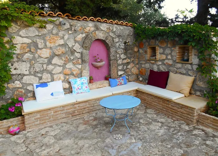 Polytropon Ground Floor 公寓 Kástron