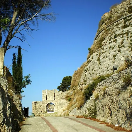 Διαμέρισμα Polytropon Ground Floor *